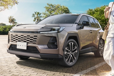 【モデル入り素材】Z（ハイブリッド）