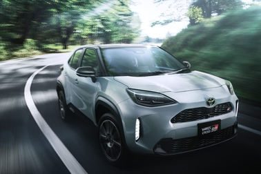 【モデル入り素材】GR SPORT（ハイブリッド・2WD）
